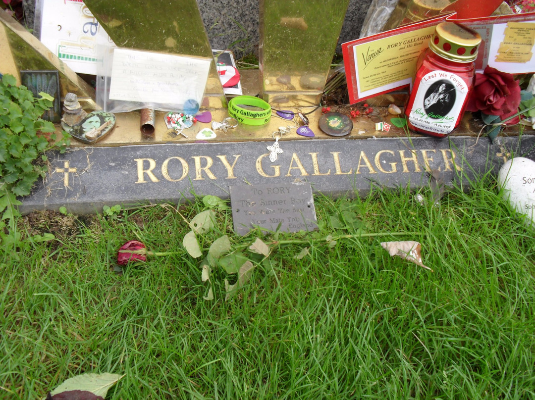 Rory Gallagher Gravesite - St. Olivers Cemetery景点图片