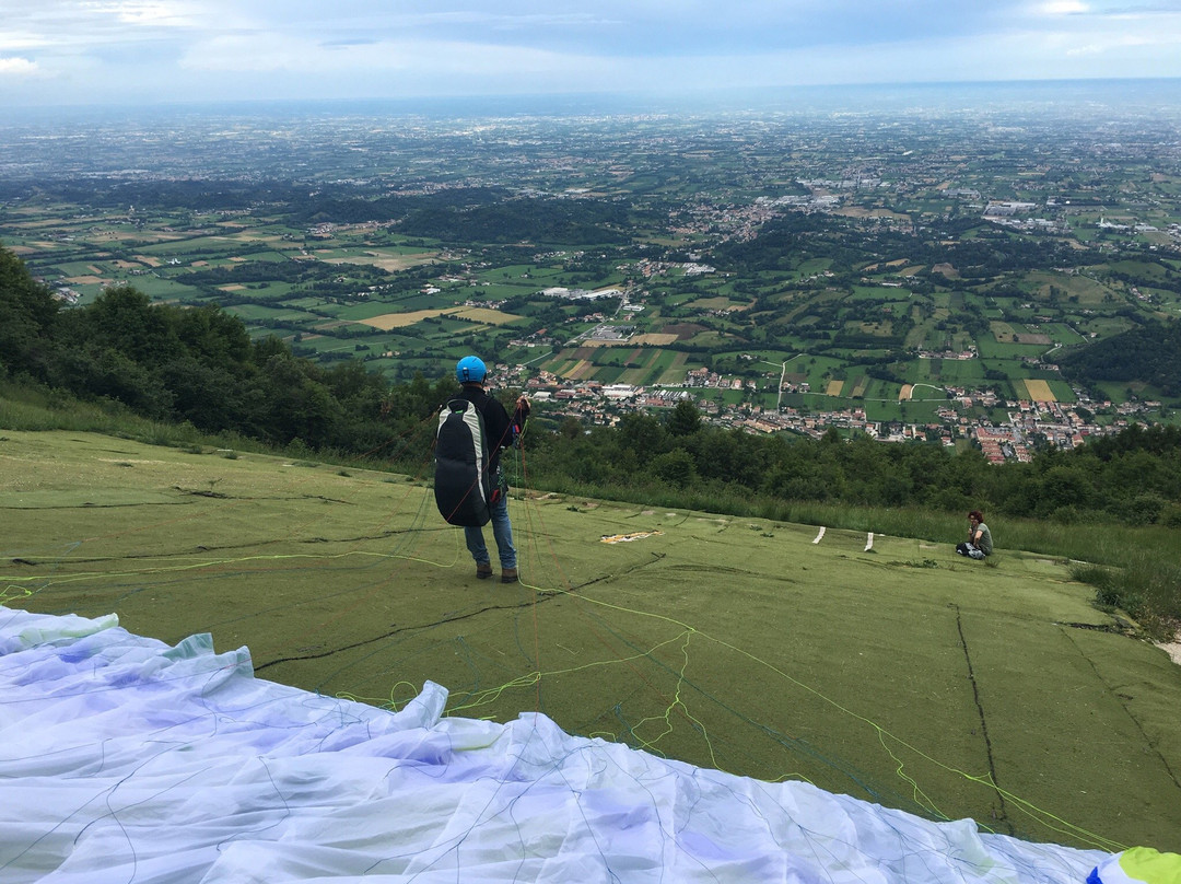 Manta Paragliding School景点图片