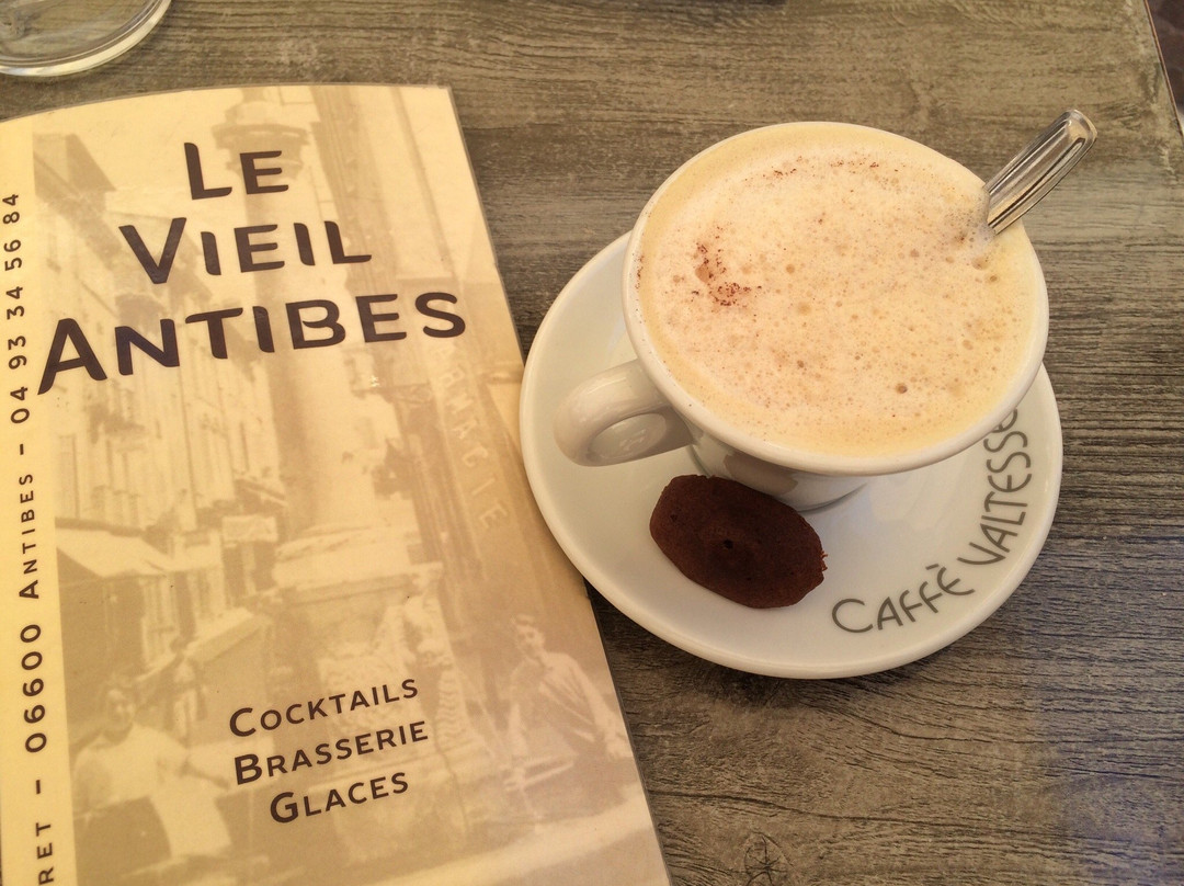 Cafe Brasserie le Vieil Antibes