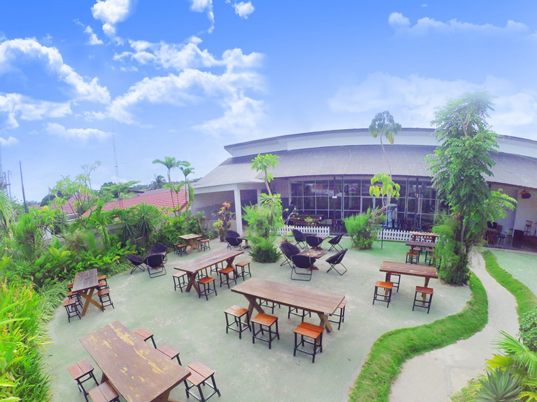 3Tiga Drinks & Eatery