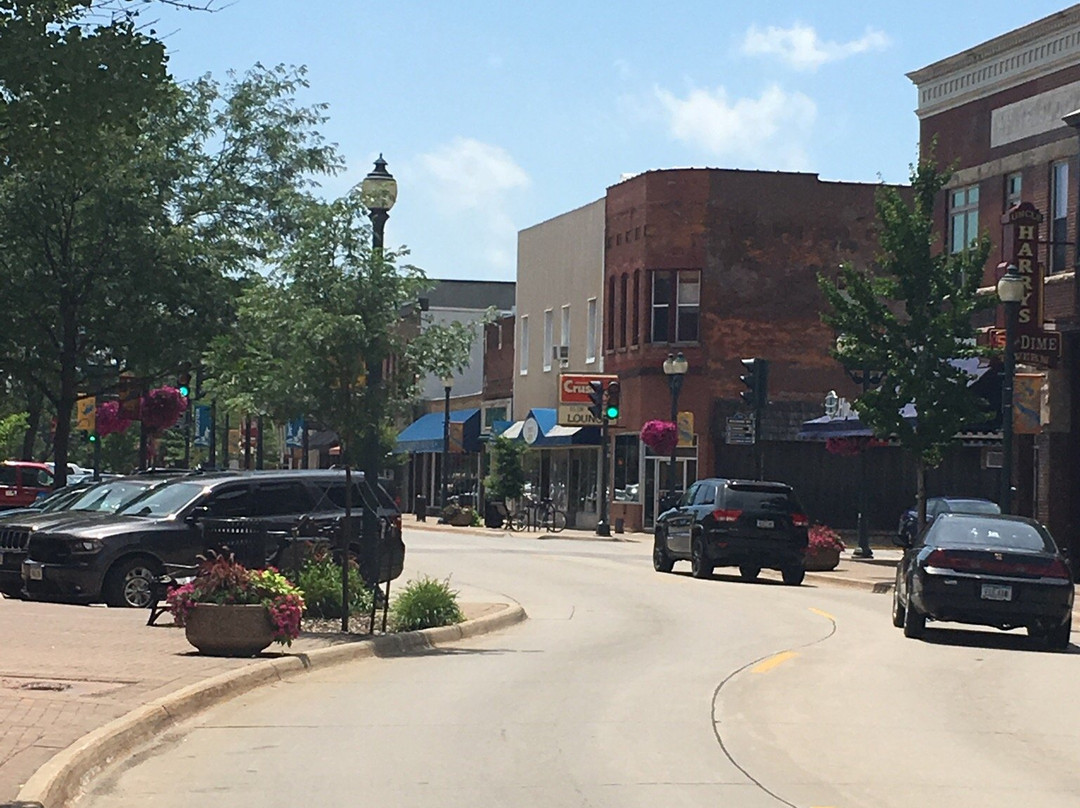 Cedar Falls Main Street景点图片