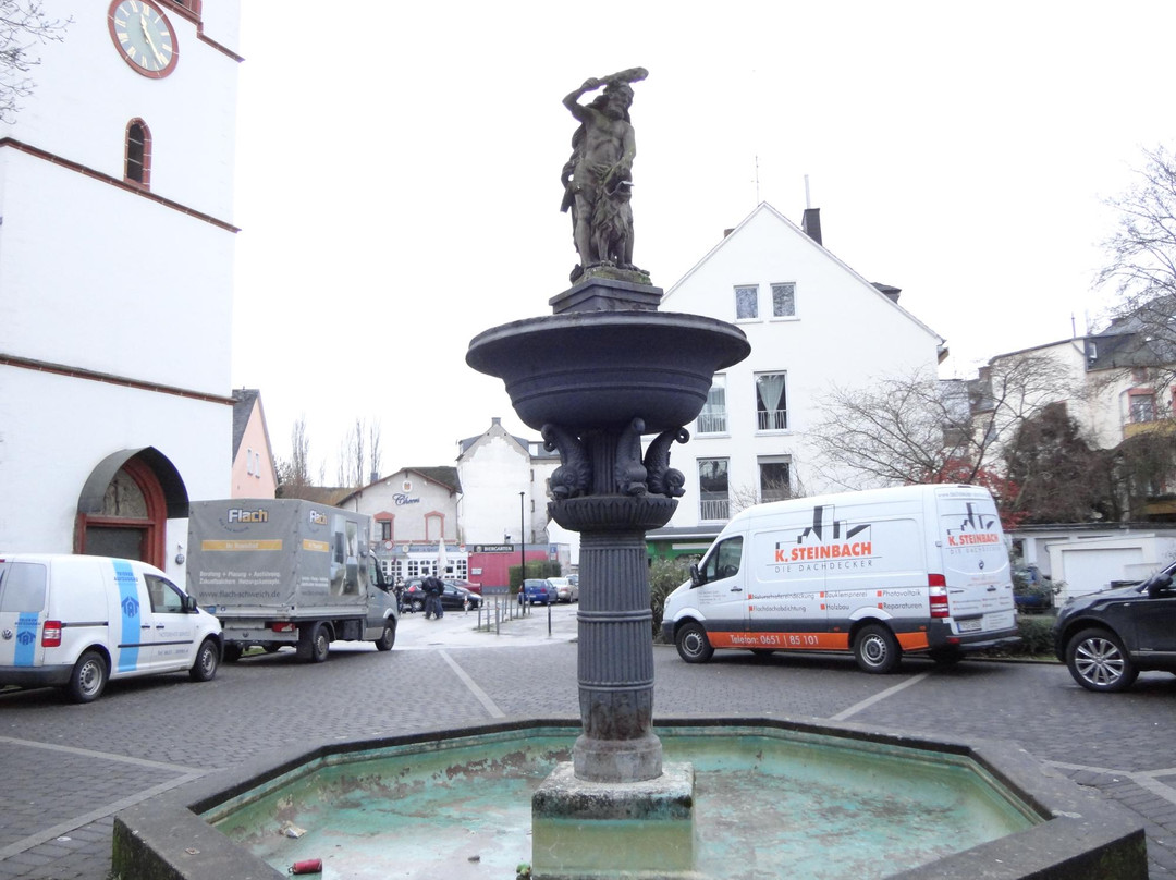 Herkulesbrunnen-特里尔必去景点