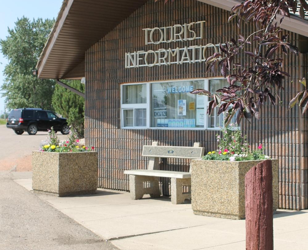 Vegreville Visitor Information Centre-韦格勒维尔必去景点
