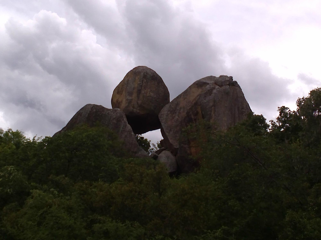 Cecil Rhode's Burial Place景点图片