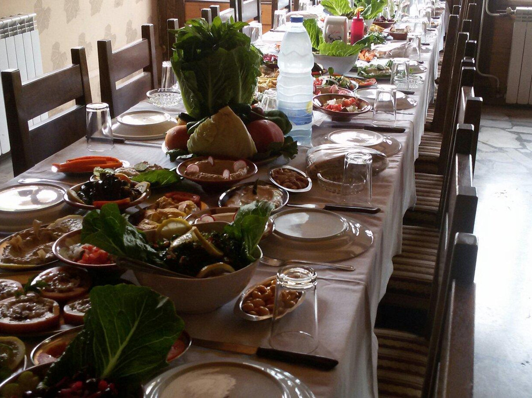 Bcharre餐馆和美食-Al Reef Al Lubnani