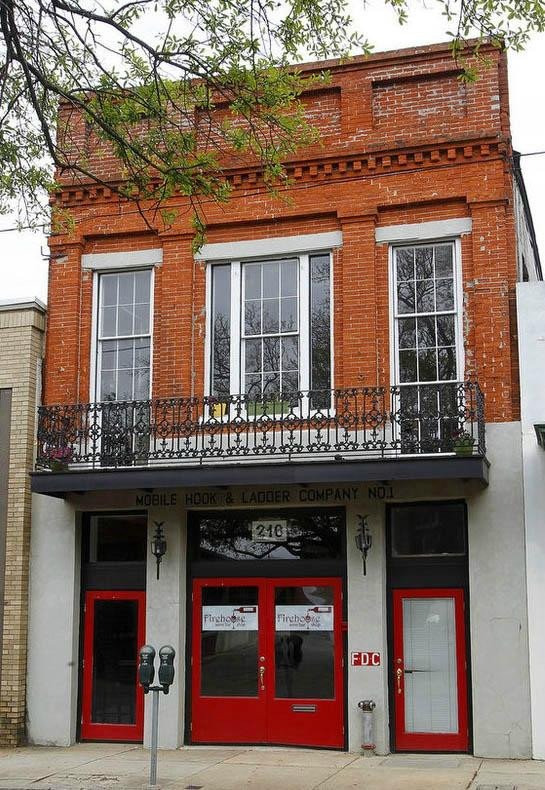 Firehouse Wine Bar and Shop景点图片