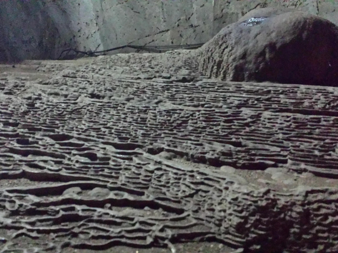 Chompol Cave景点图片