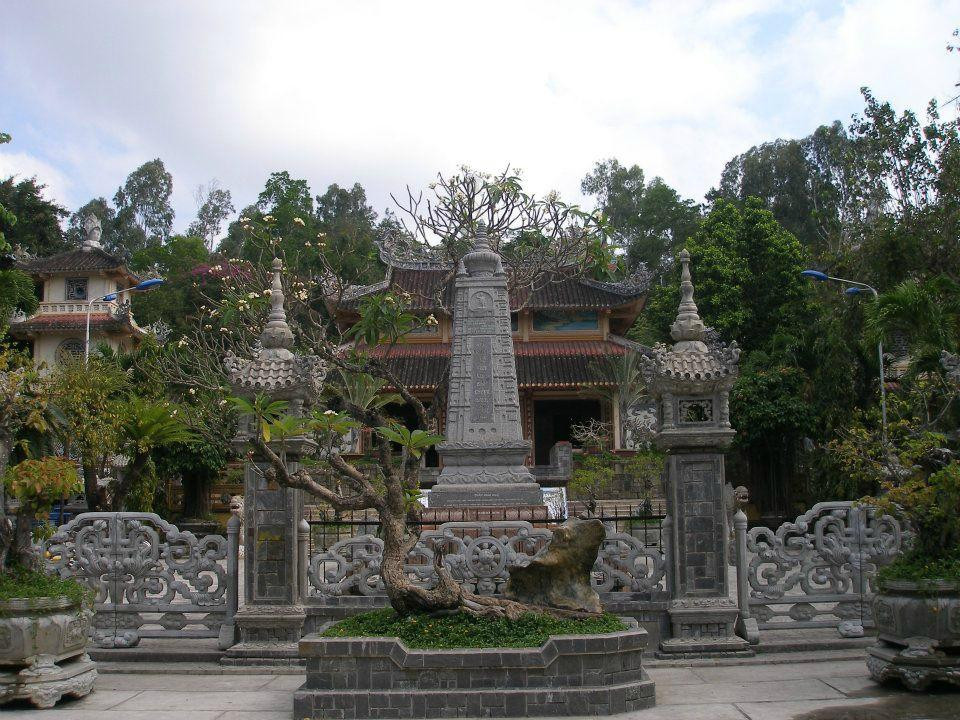 龙山寺-芽庄必去景点