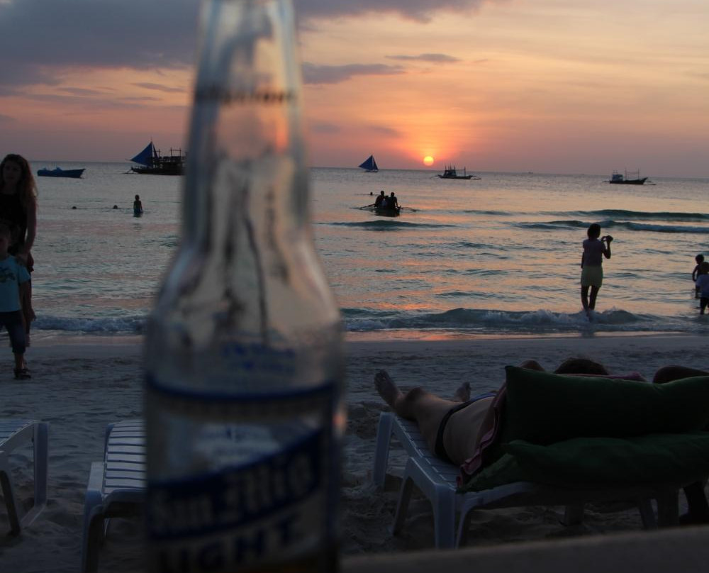 Tribal Bar-长滩岛必去景点