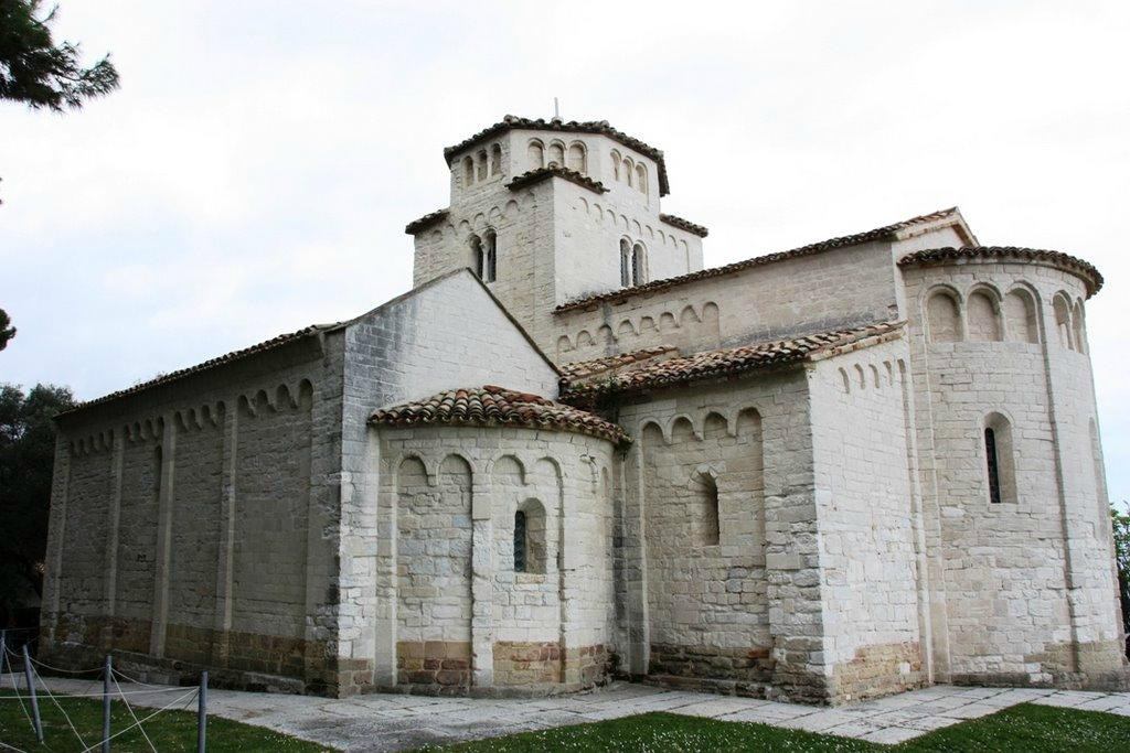 Chiesa Santa Maria-Portonovo必去景点