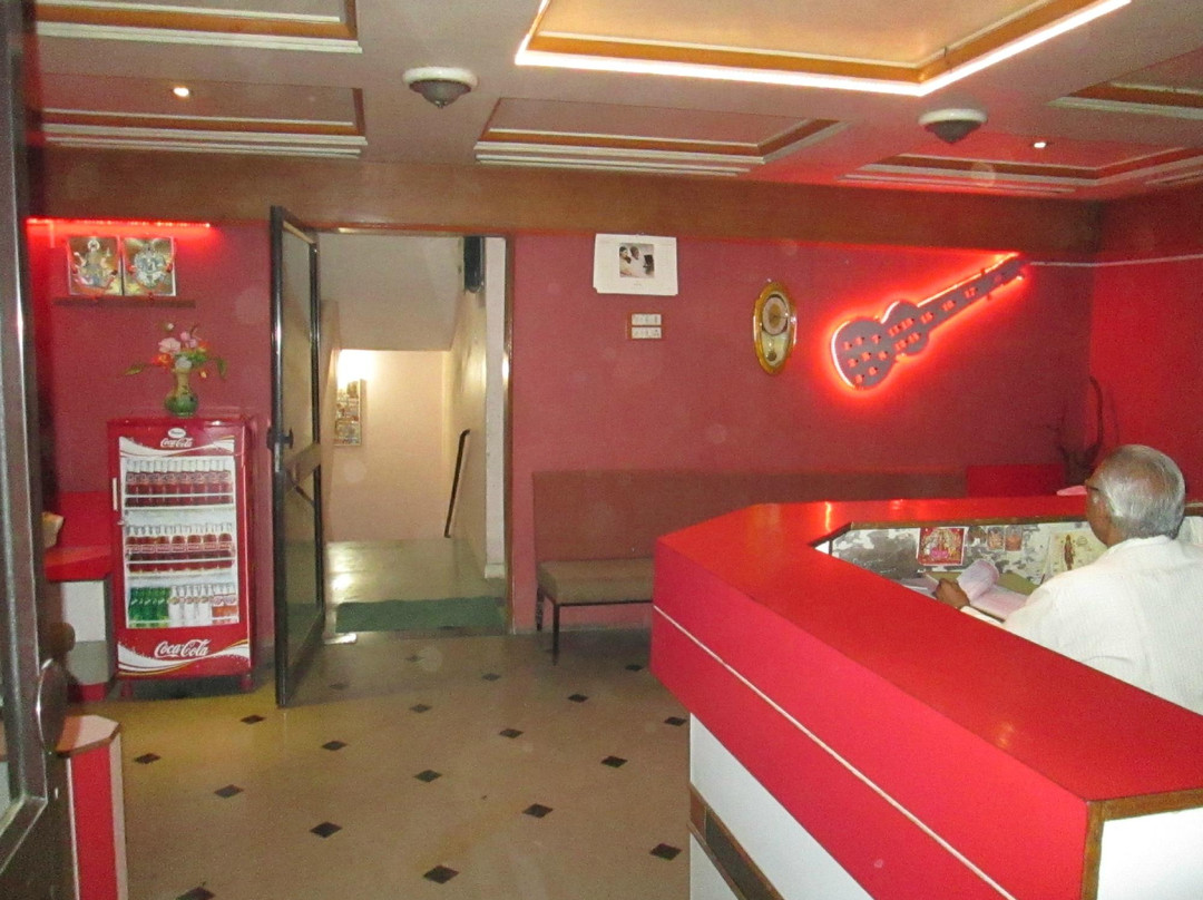 Hotel Dwaraka Deluxe主图