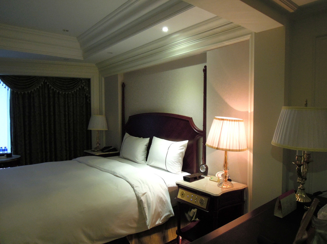 熹龙国际大酒店主图