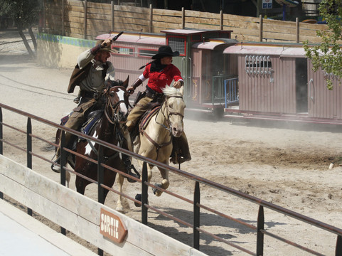 OK Corral-Cuges-les-Pins必去景点