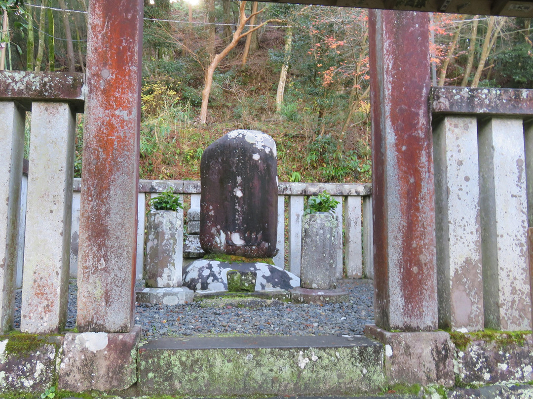 Grave of Minamotono Yoriie-伊豆市必去景点