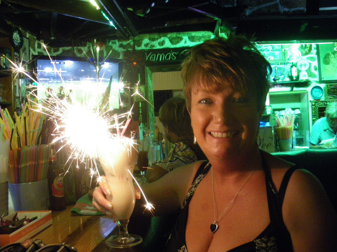 Yamas Cocktail Bar-Lardos必去景点