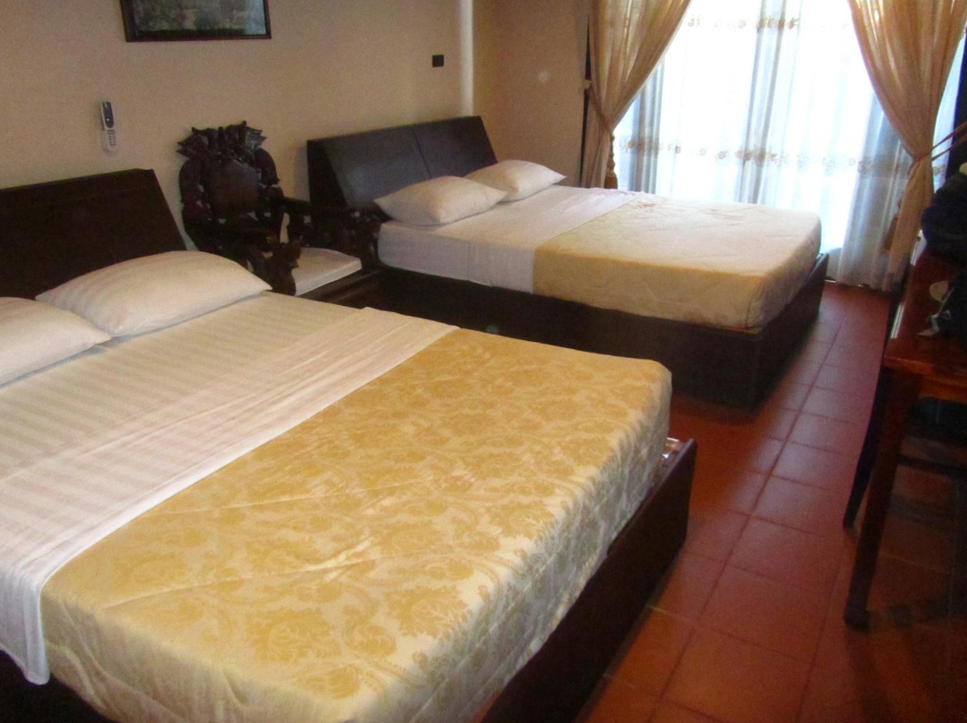 Ban Pho Touane酒店住宿-布阿鲁昂酒店