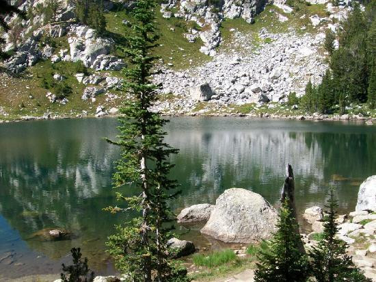 Amphitheater Lake-大提顿国家公园必去景点