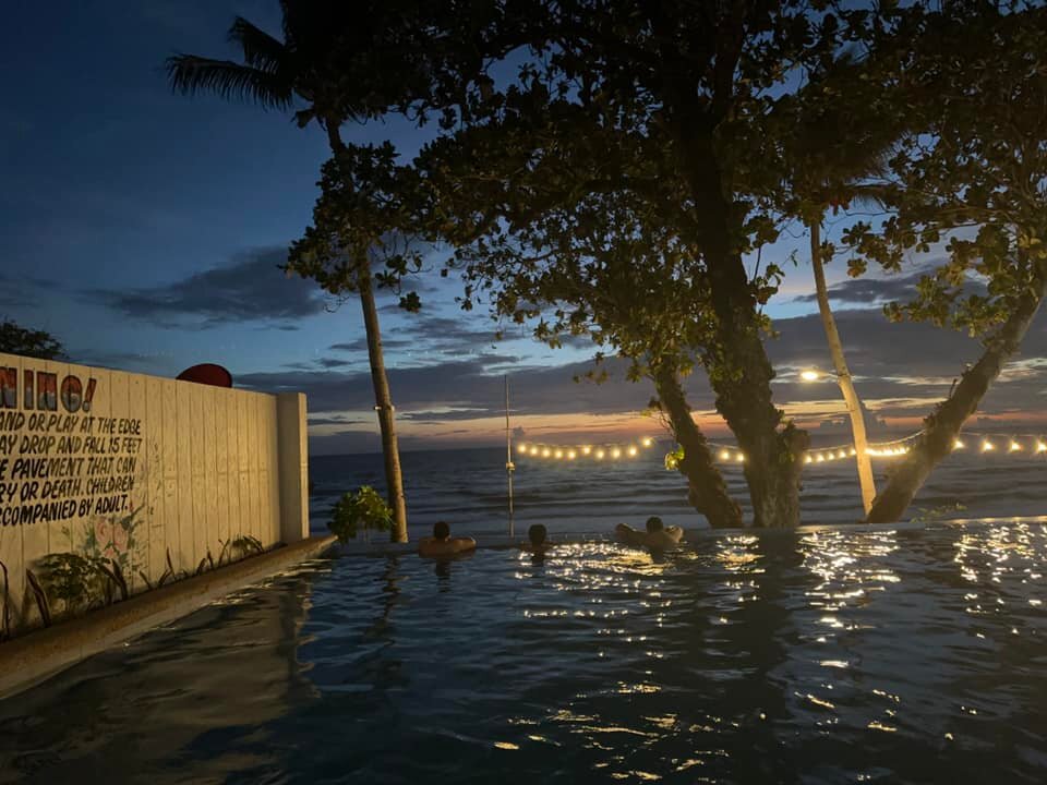 G Beach Resort Bolinao-泳池