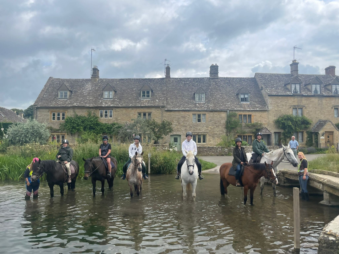 Bourton Vale Equestrian Centre景点图片