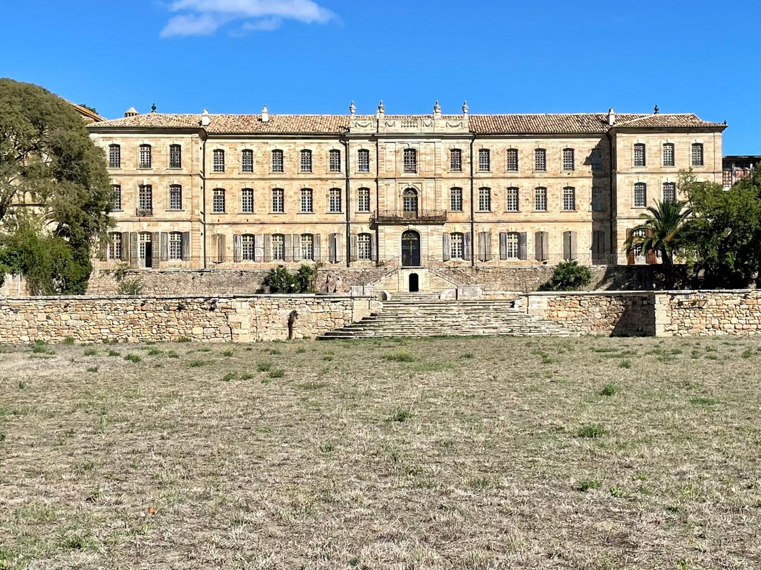 Château Abbaye De Cassan景点图片