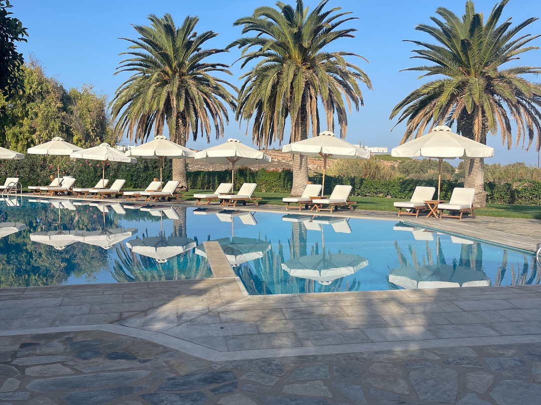 伊利亚度假酒店主图