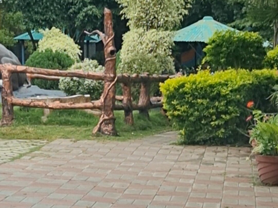 Misty Wood Resorts & Restaurants主图