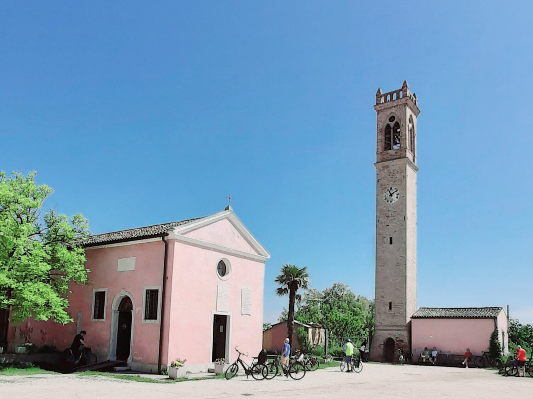 Chiesa di Santa Maria della Neve-卡瓦利诺-特雷波尔蒂必去景点