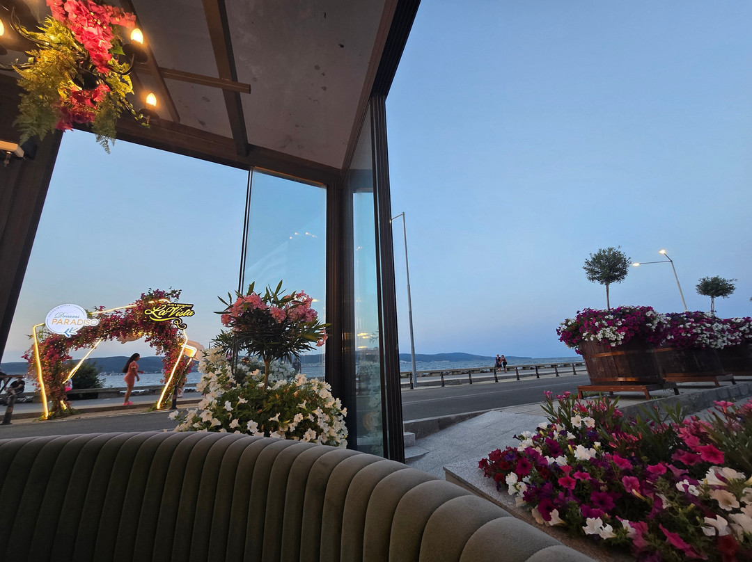Paradiso Dreams Hotel