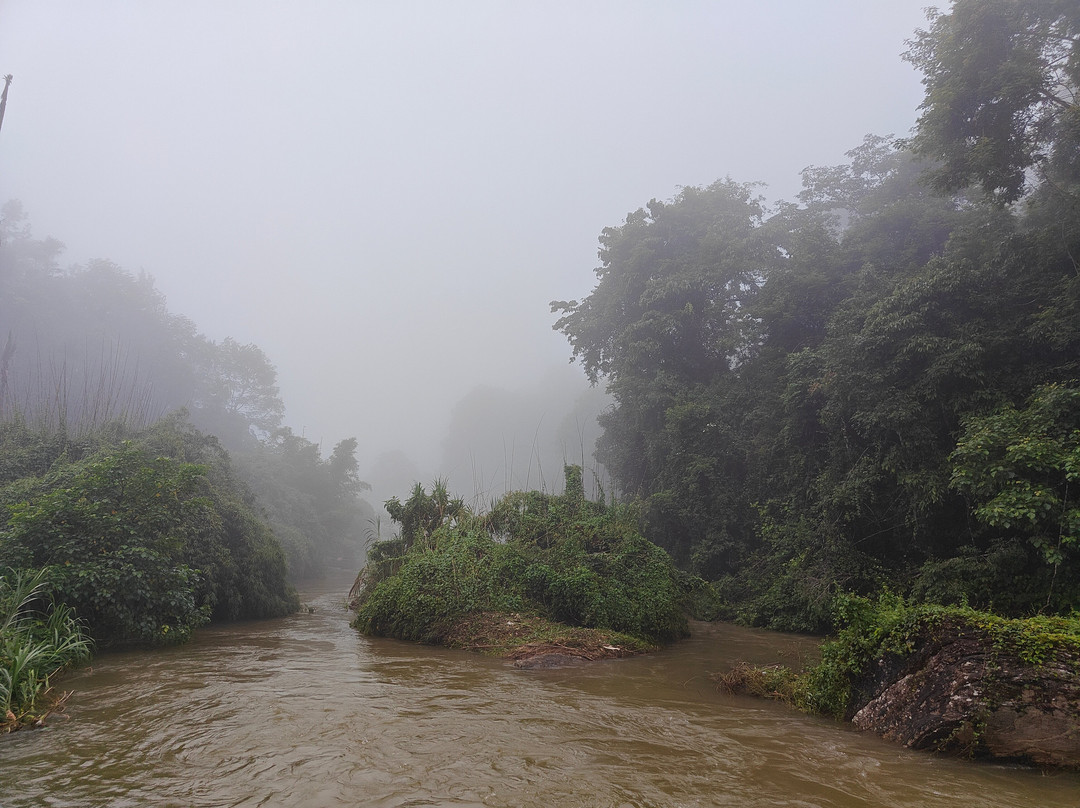 Kanthanpara Waterfall景点图片
