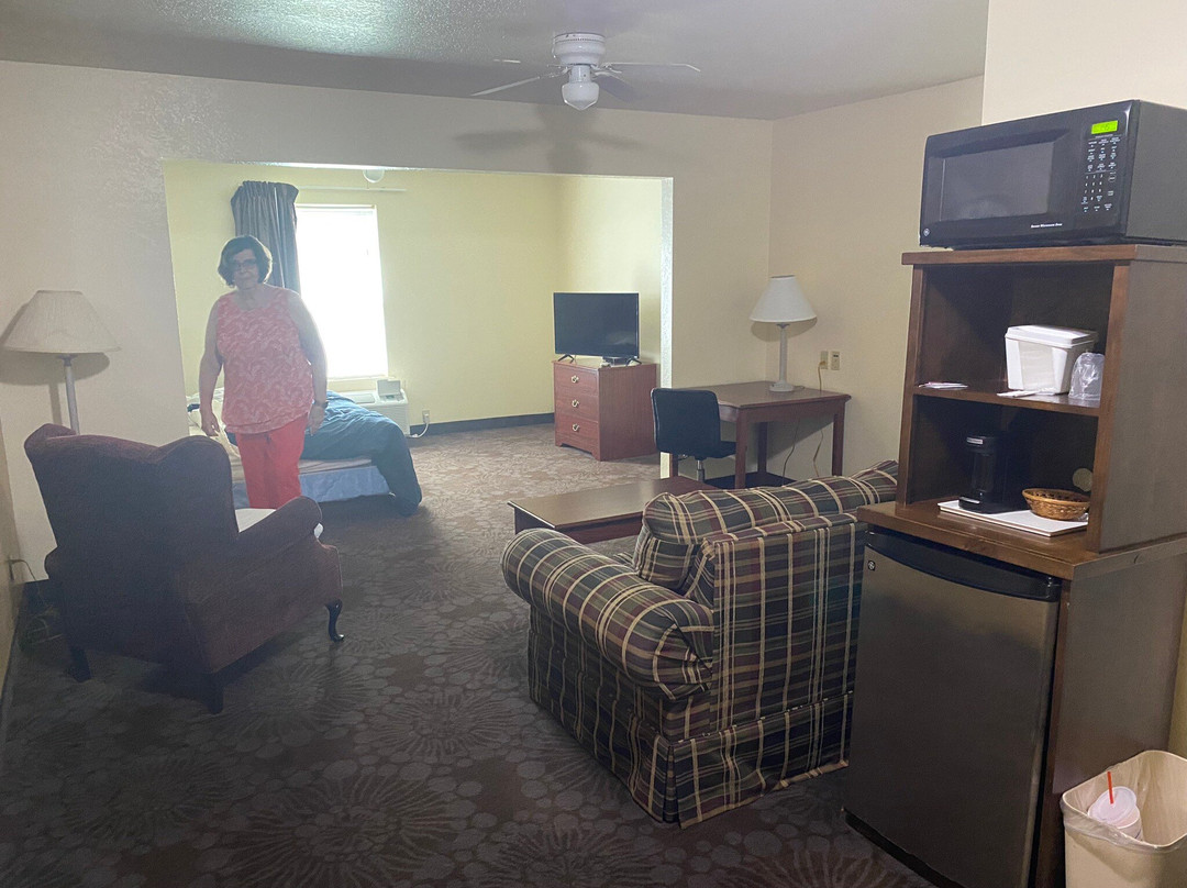 Candlelight Inn & Suites主图