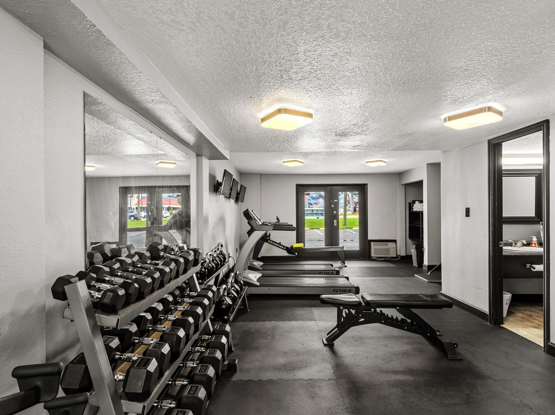 老城塞利布雷森套房酒店主图