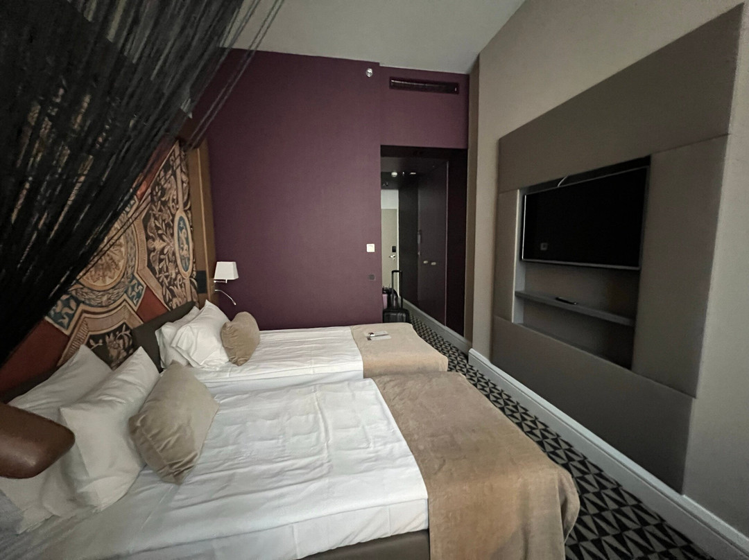 布达佩斯时光酒店主图