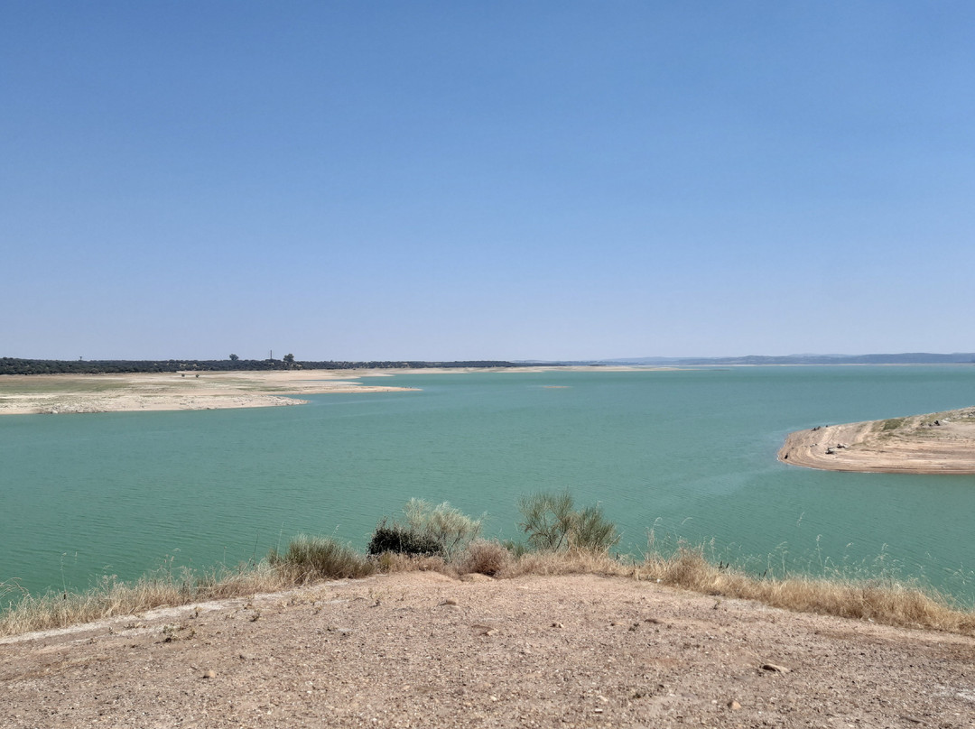 Embalse de Valdecanas景点图片