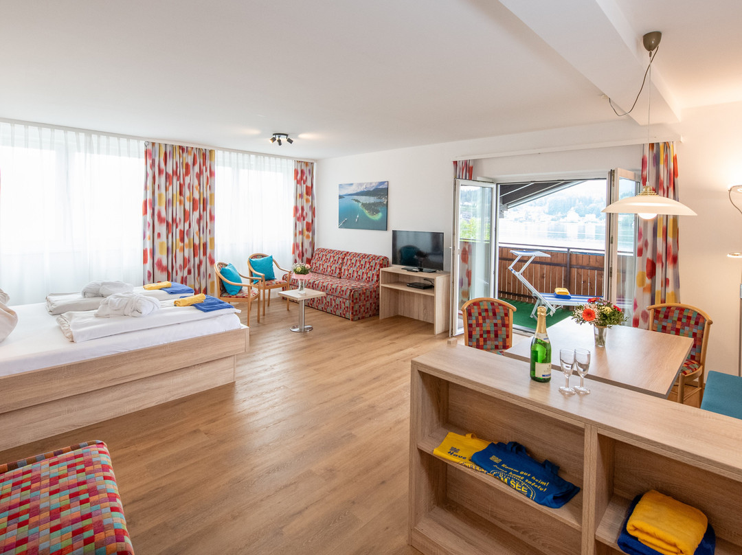 Barry Memle Lakeside Resort主图