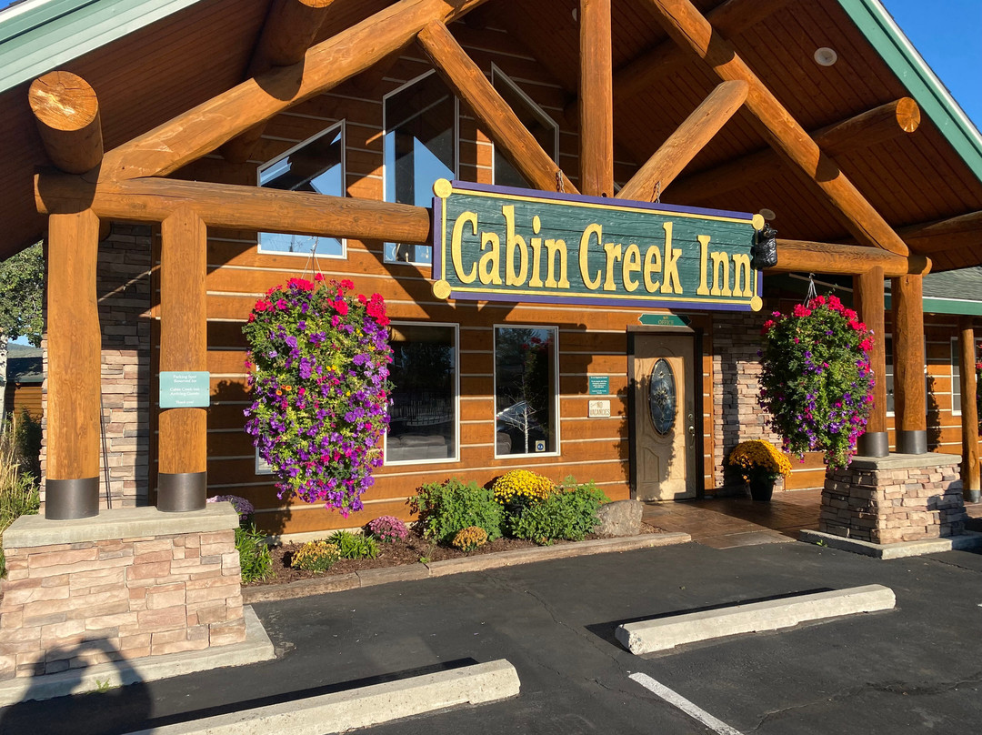 溪边小屋旅馆主图