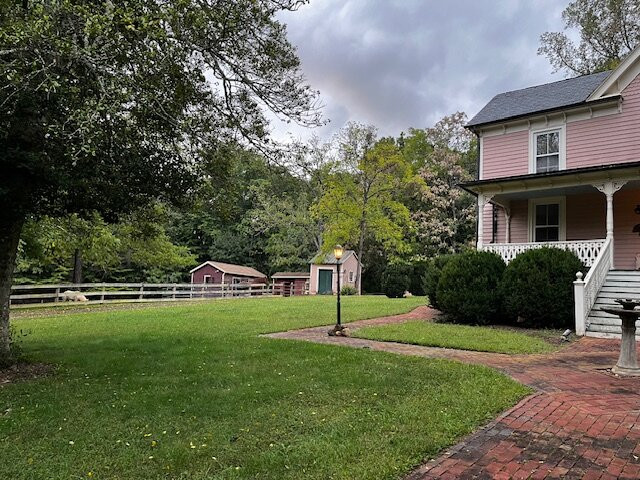 White Pig Bed and Breakfast主图