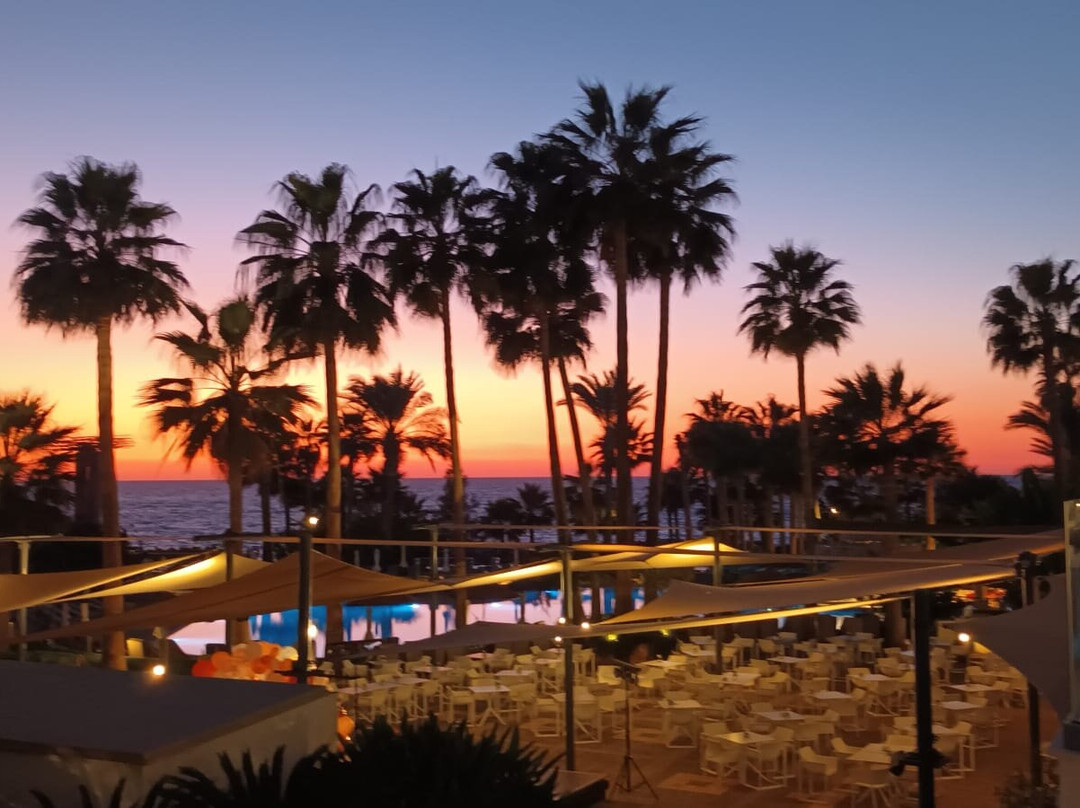 St. George Beach Hotel & Spa Resort主图
