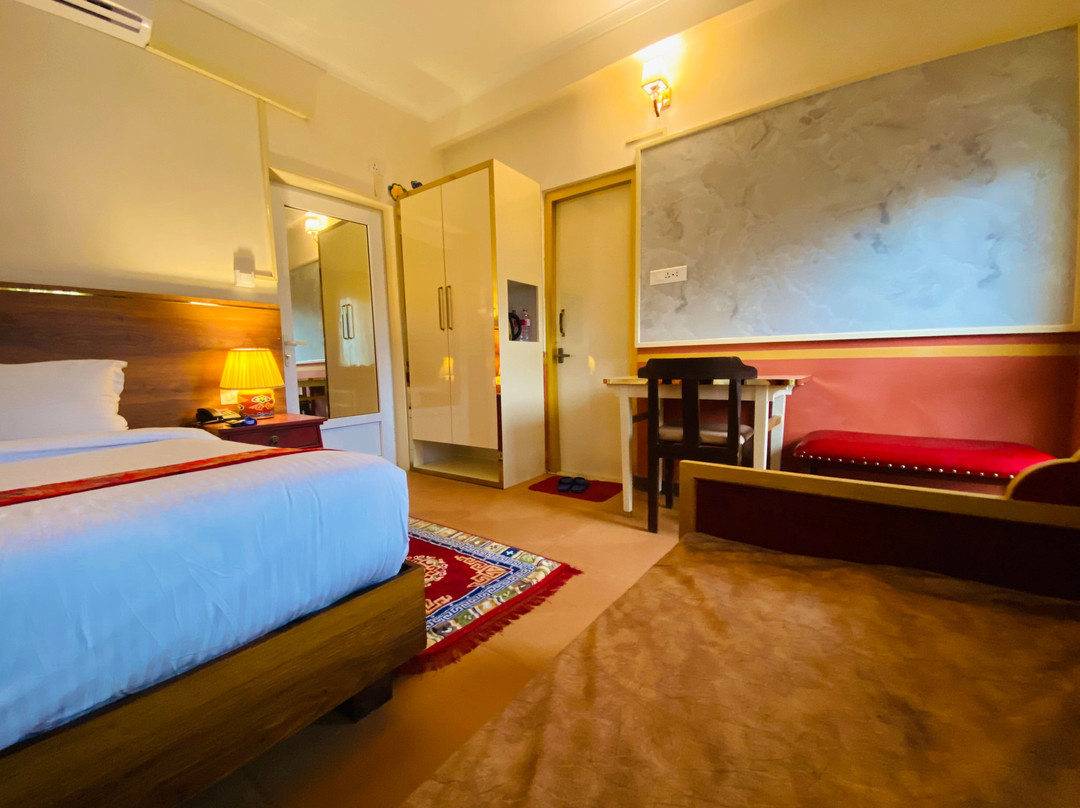 Three Jewels Boutique Hotel主图