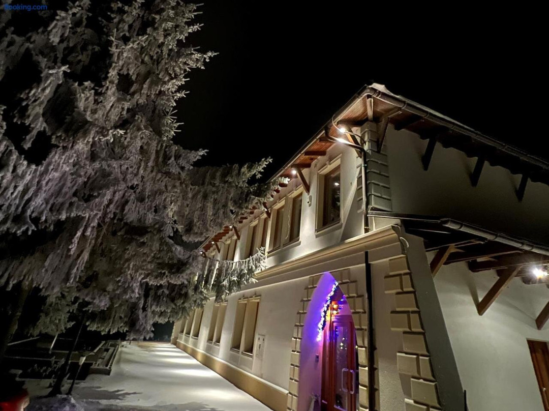 Hotel Galeria Pezinska Baba
