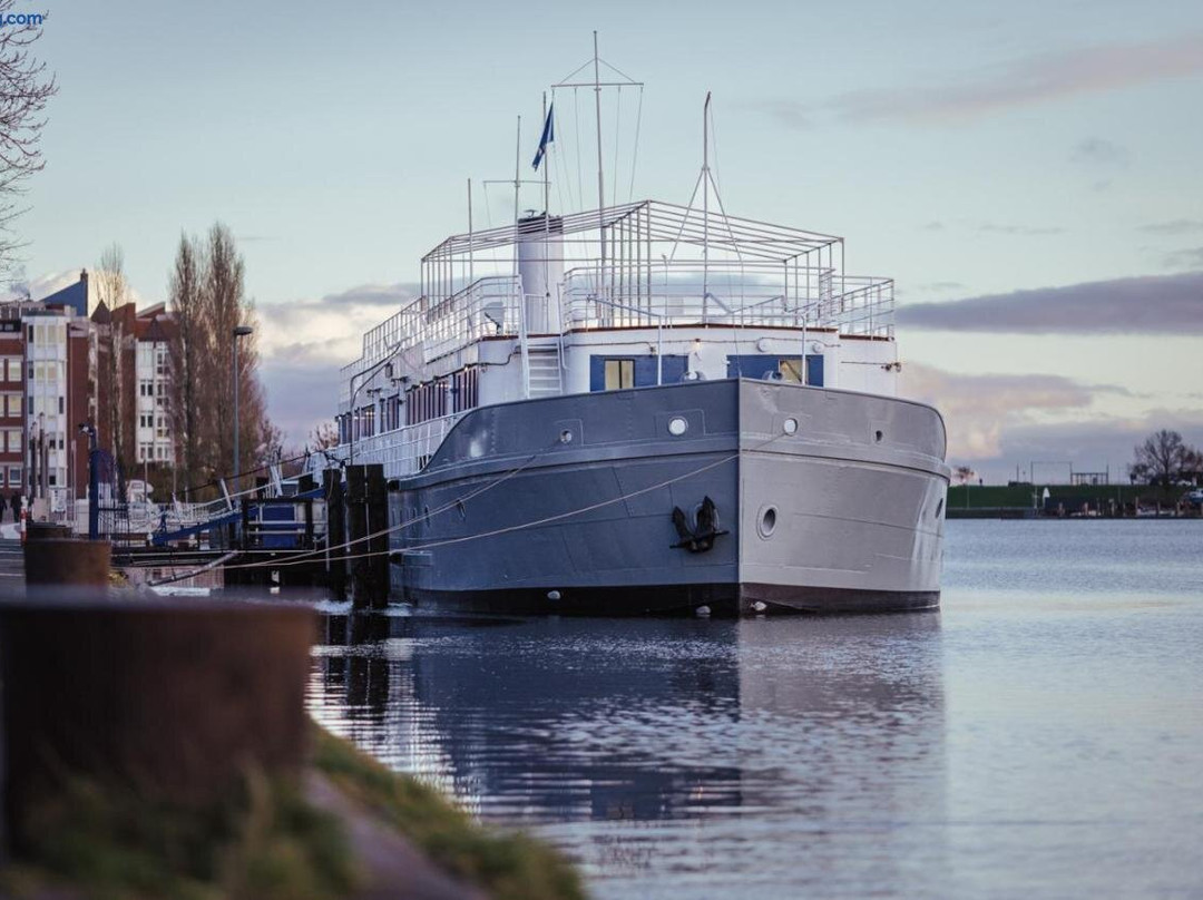Arcona - Hostel on the Water