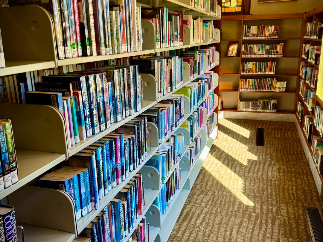 Eckhart Public Library景点图片