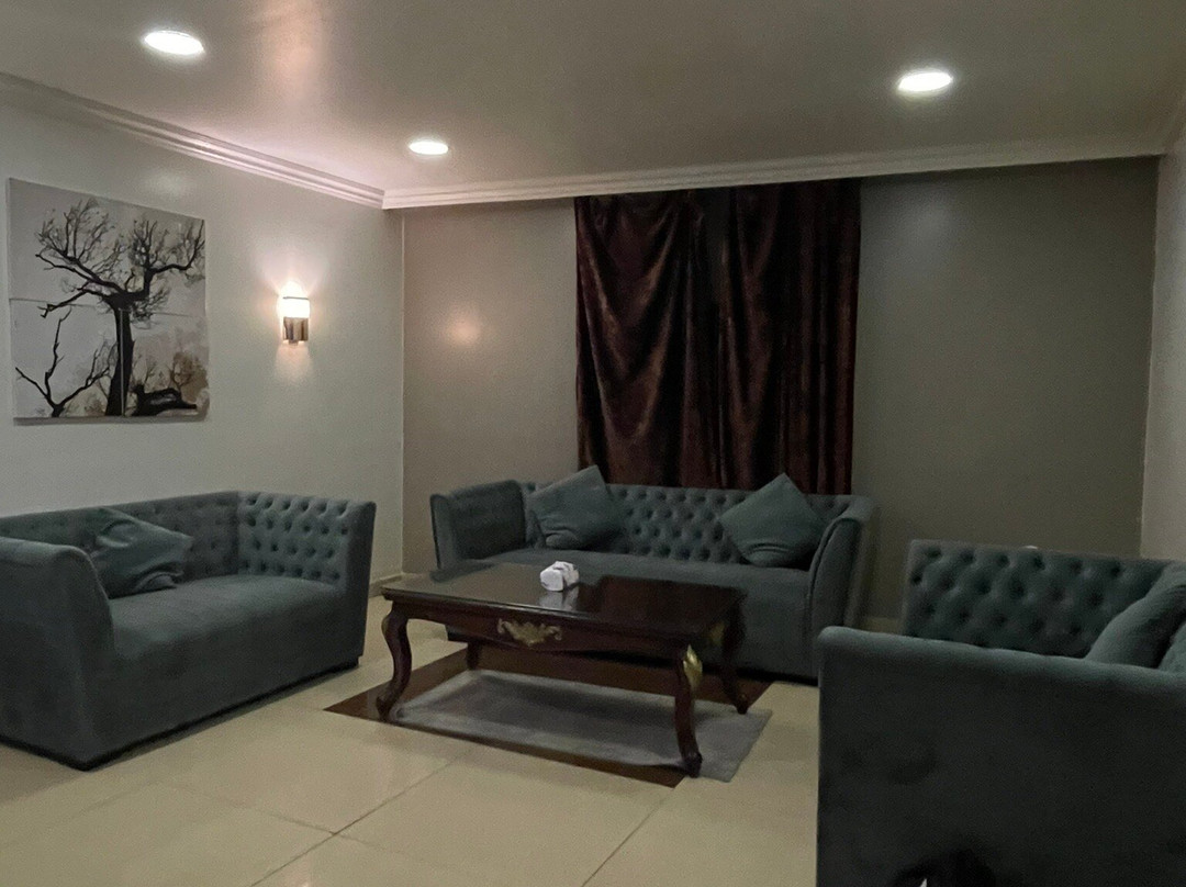 阿尔布斯坦套房公寓式酒店