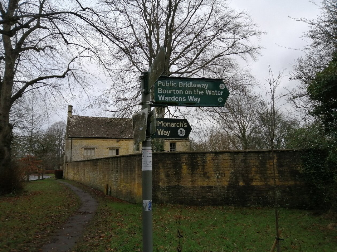 Bourton To Lower Slaughter Walk-水上伯顿必去景点
