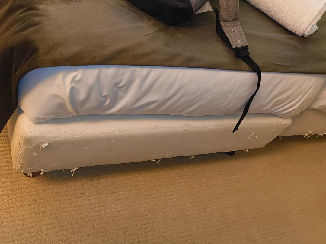 伊尔绅士酒店主图