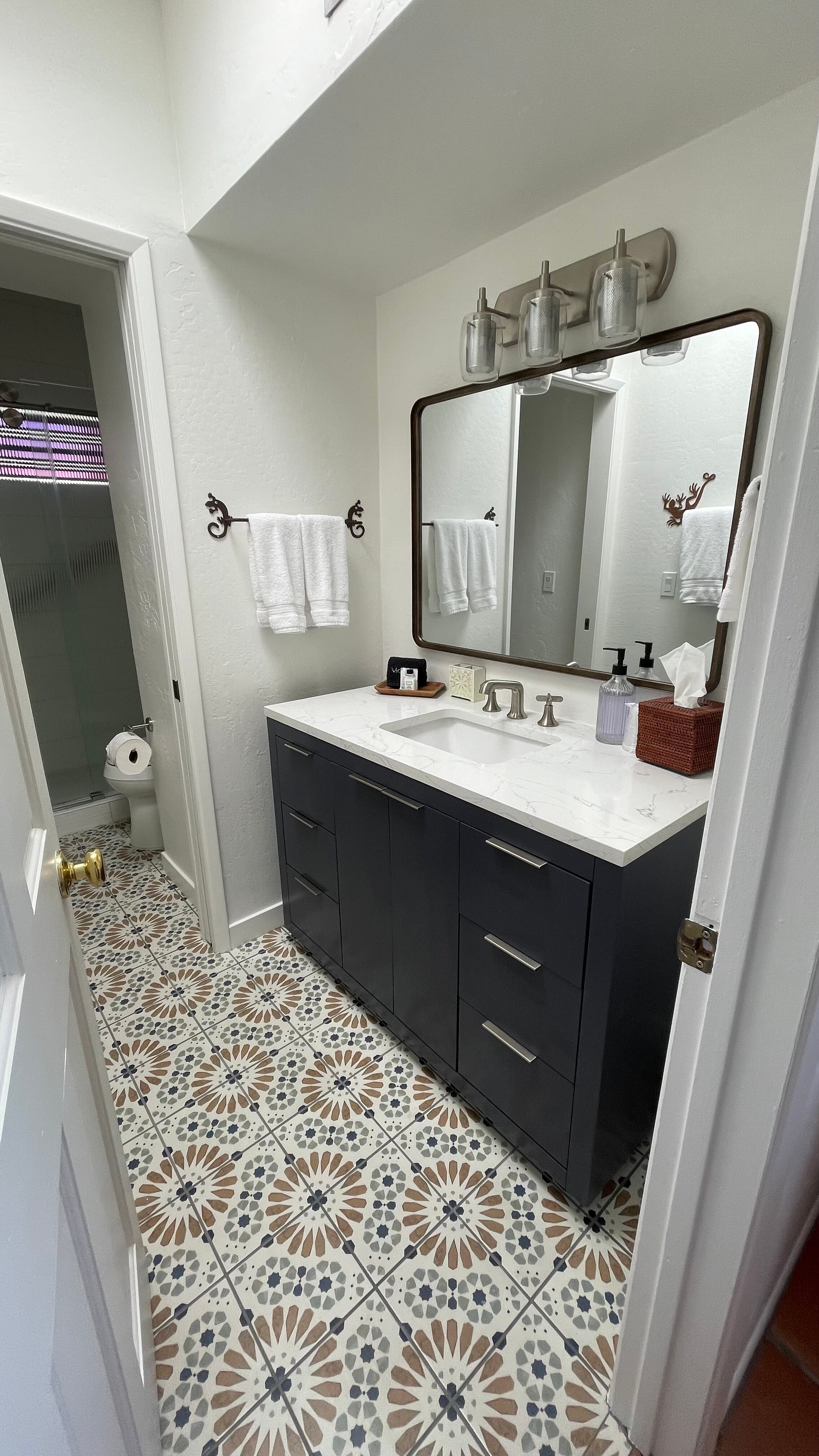 Adobe Rose Inn-浴室