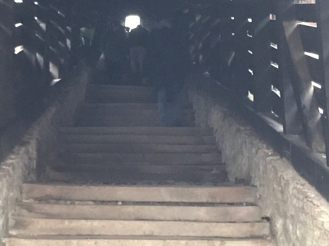 Scara Acoperita-Covered Stairway景点图片