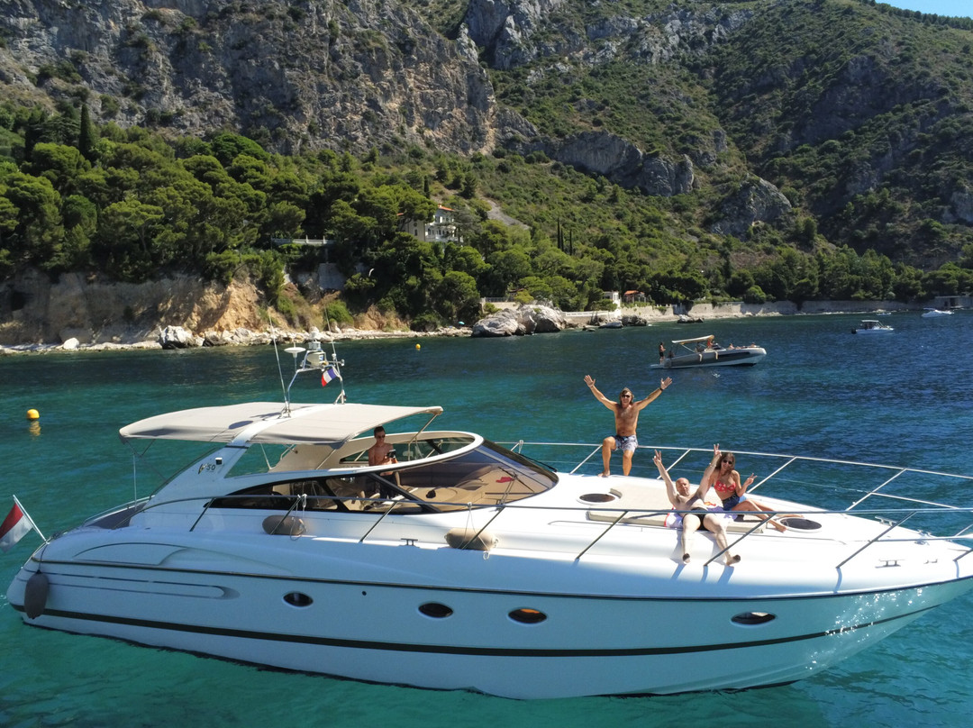 Liven Up Boat Tours & Yacht Charter
