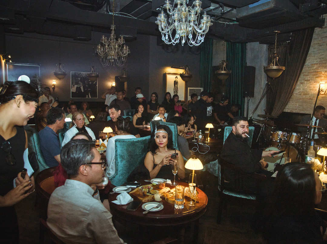 1920 Lounge & Dining