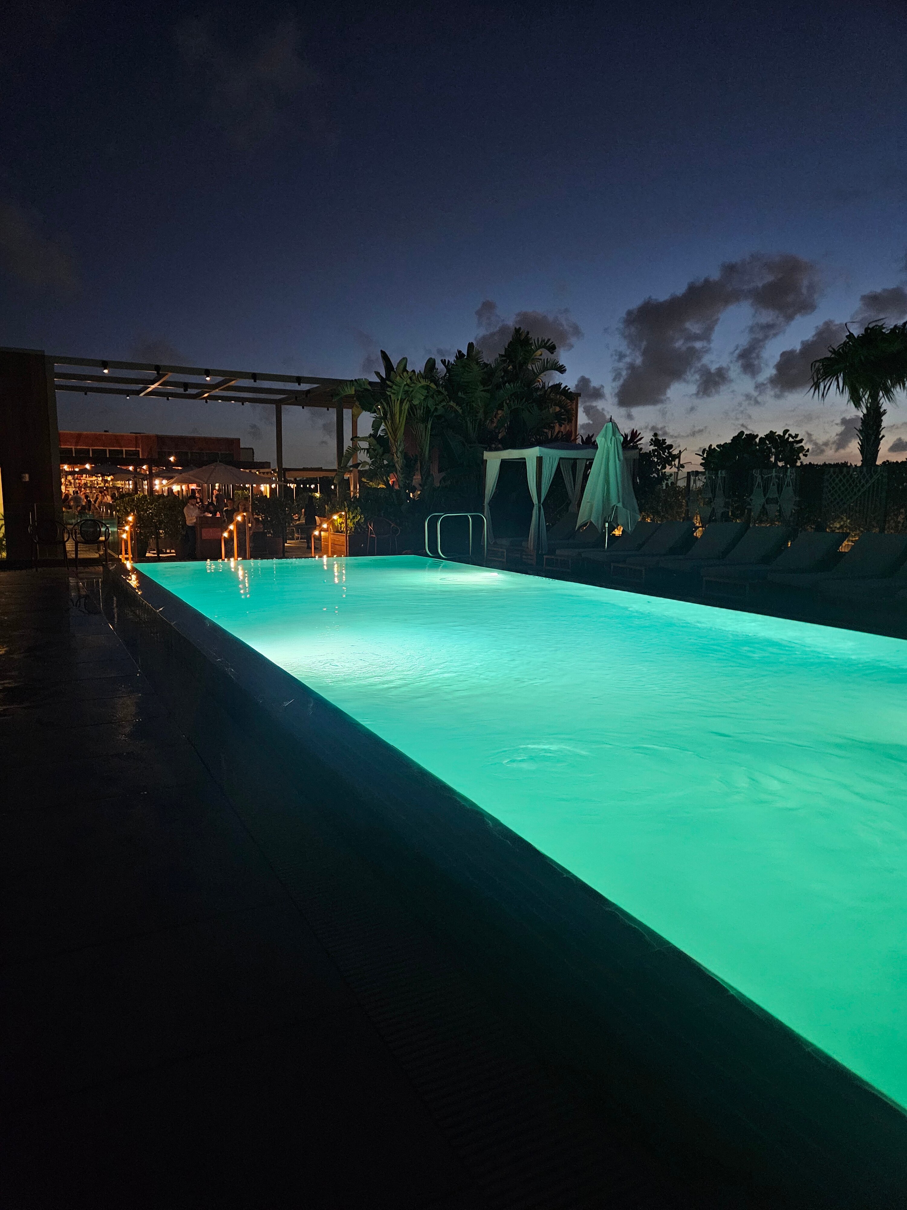 The Ray Hotel Delray Beach, Curio Collection by Hilton-泳池