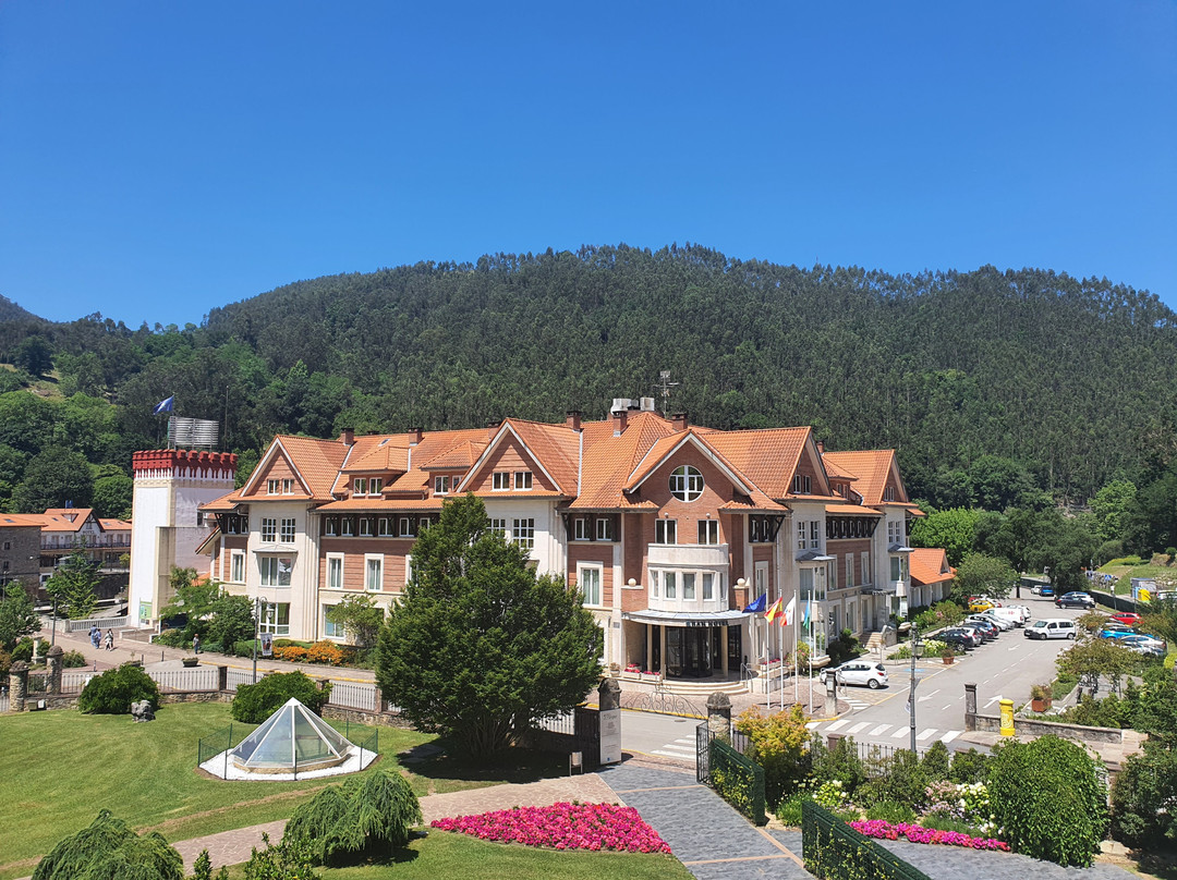 Gran Hotel Balneario De Puente Viesgo主图